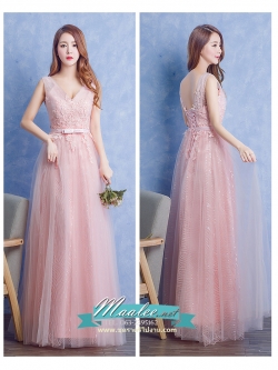 พร้อมเช่า ชุดราตรียาว แขนกุด สีชมพู แต่งลายลูกไม้ ผ้าตาข่าย ข้างในปักเลื่อมสวย