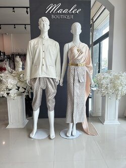 เช่า ชุดไทย ชุดเพื่อนเจ้าสาว ชุดไทยผ้าถุงสีเทาชาเงิน สไบสีทองแชมเปญ