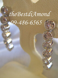 BE505RD+++ต่างหูตุ้งติ้ง เพชร 6 เม็ดฝังแบบหุ้ม+++ เรียบ หรู ดูดี ไม่เชย ใส่ได้ตลอดไม่มี out เลยค่ะ ใส่ทำงาน ใส่เที่ยว ออกงานได้ทุกโอกาสเลยค่ะ