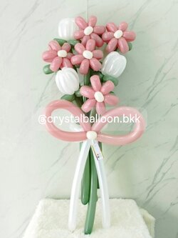 สั่ง Flower Balloon Medium Bouquet ช่อ 8 ดอก สีชมพู-ขาว พร้อมตกแต่ง สามารถเปลี่ยนสีลูกโป่งได้