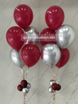 ลูกโป่ง แบบช่อ ช่อลูกโป่ง ช่อ 5 ลูก 2 ช่อ สีแดงเชอร์รี่/เงินโครเมี่ยม พร้อมตกเเต่ง คอลูกโป่ง สามารถเปลี่ยนสีลูกโป่ง/ใส่ข้อความได้