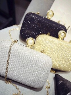 พร้อมส่ง Evening Clutch กระเป๋าออกงาน ทรงสี่เหลี่ยม ขนาดจับถนัดมือ หรูหราจุกเปิดมุก พร้อมสายโซ่สะพายยาว (เลือกแบบสีด้านล่าง)