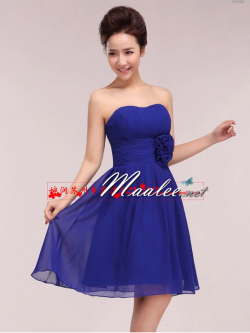 พร้อมเช่า ชุดราตรีสั้น แบบเกาะอก ผ้าชีฟอง ช่วงอกอัดพลีท แต่งดอกที่เอว สีน้ำเงิน