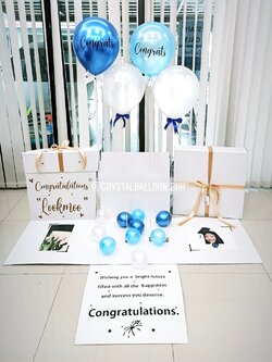 ลูกโป่ง รับปริญญา แบบกล่อง Theme สีฟ้า-ขาว พร้อม สามารถใส่รูปได้ 2 ใบ พร้อมตกเเต่ง สามารถเปลี่ยนสีลูกโป่ง/เปลี่ยนข้อความได้