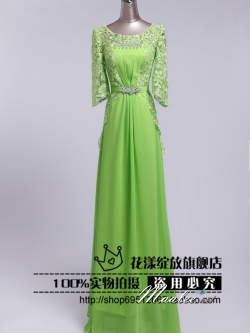 พร้อมเช่า ชุดราตรียาว สีเขียว แขนสามส่วน แต่งลูกไม้ จับเดรปทรงนาฬิกาทราย (L - 3XL)