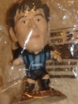 ตุ๊กตาโมเดลนักฟุตบอล ฮ.ซาเน็ตติ สโมสรอินเตอร์ มิลาน โครินเธียน ไมโครสตาร์ - Collection Completerz/2001 Gold Base - MC905 ใหม่ / J.ZANETTI INTER MILAN Football Club Corinthian MicroStars Football Figure - Collection Completerz/2001 Gold Base - MC905 NEW