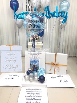 Happy Birthday Surprise Box กล่องเซอร์ไพรส์วันเกิด ชุดใหญ่ พร้อม ตัวอักษร HAPPY BIRTHDAY 13 ตัว ตัวเขียน-ตัวอักษรสีฟ้า พร้อมตกแต่ง ลูกโป่งลอยฝ้า 20 ลูก,ลูกโป่งลายหิน USA,สามารถใส่รูปได้ 4 ใบ สามารถเปลี่ยนสีลูกโป่ง/สีตัวอักษร HBD/เปลี่ยนข้อความได้