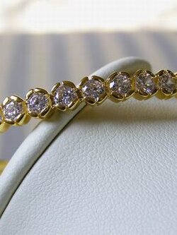 ชื่อสินค้า: กำไลเรียบหรู ดูมีระดับ สวยมากกกก งานละเอียดมาก ชุบทองแท้ 24 K BB009