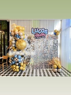 Organic Backdrop ฉากวิบวับ สีเงิน ขนาด 2x2 เมตร Theme ทอง พร้อม ป้ายอิงค์เจ็ท ขนาด 80 ซม. 1 ชิ้น พร้อมตกแต่ง สามารถเปลี่ยนสีลูกโป่ง/เปลี่ยนข้อความได้