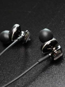 ขาย หูฟัง Knowledge Zenith ANV ไดรเวอร์ขนาด 14mm บอดี้Zinc alloy ทนต่อรอยขูดขีด เบสดี สเตจกว้าง ให้รายละเอียดคมชัด