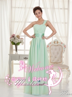 พร้อมส่ง ชุดราตรียาว เกาะอก ไหล่เดียว ผ้าชีฟองพลิ้วสวย คอ sweet heart แต่งเอวผ้าซาติน สีเขียว Apple