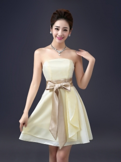 พร้อมเช่า ชุดราตรีสั้น เกาะอก สีครีม ผ้าซาติน คาดเอวสีทอง เรียบหรู