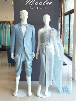 พร้อมเช่า ชุดแต่งงานไทยประยุกต์ ชุดหมั้นไทย สีเทาฟ้า เสื้อสูทสากล