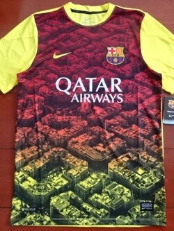 เสื้อฟุตบอล ทีมสโมสรบาร์เซโลน่า ชุดฝึกซ้อม Prematch Training 2013/14 ใหม่ M-Size / BARCELONA Football Shirt Prematch Training Kit 2013/14 Jersey NEW M-Size