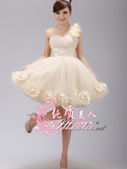 พร้อมเช่า ชุดราตรีสั้น เกาะอก ไหล่เดียว สีครีม Champagne