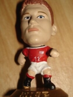 ตุ๊กตาโมเดลนักฟุตบอล ย.ริเซ่ ทีมชาตินอร์เวย์ โครินเธียน ไมโครสตาร์ - Series 7/2003 Gold Base - MC1720 ใหม่ / J.RIISE NORWAY National Football Team Corinthian MicroStars Football Figure - Series 7/2003 Gold Base - MC1720 NEW