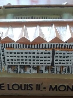 ที่ทับกระดาษ โมเดลสนามฟุตบอล สโมสรเอเอส โมนาโก - สนามสต๊าด หลุยส์ เดอซ์ ใหม่ / AS MONACO Football Club Football Stadium Model Paperweight - STADE LOUIS II Stadium NEW