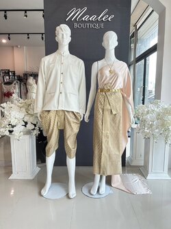 เช่า ชุดไทย ชุดเพื่อนเจ้าสาว ชุดไทยผ้าถุงสีเทาชาทอง สไบสีครีมแชมเปญ