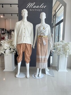 เช่า ชุดไทย ชุดเพื่อนเจ้าสาว ชุดไทยผ้าถุงสีเทาชาเงิน สไบสีเทาเงิน