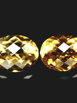 พลอยซิทรินสีเหลืองทอง 2.80 กะรัต 2 ชิ้น