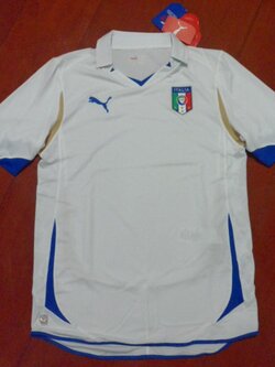 เสื้อฟุตบอล ทีมชาติอิตาลี ชุดเยือน ชุดลุยศึกฟุตบอลโลก 2010 ใหม่ S-Size / ITALY Football Shirt Away Kit World Cup 2010 Jersey NEW S-Size