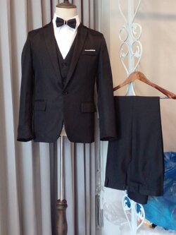 พร้อมเช่า ชุดสูทชาย (สูทแฟชั่น) เนื้อผ้าใส่สบาย สีดำ (มีเสื้อกั๊ก)