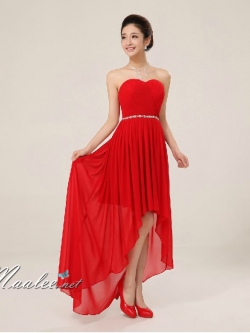 พร้อมเช่า ชุดราตรีสั้น เกาะอก หน้าสั้นหลังยาว สีแดง อัดพลีตหน้าอก คาดเอวคริสตัล