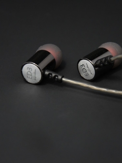 ขาย หูฟัง Knowledge Zenith ED3 หูฟัง อินเอียร์ In-ear ระดับ high end professional เบสยืดหยุ่น เสียงดี สายถักพิเศษ 32 core L-OFC มาพร้อมกับเทคโนโลยี Super noise Reduction