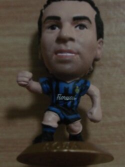 ตุ๊กตาโมเดลนักฟุตบอล ร.โซซ่า สโมสรอินเตอร์ มิลาน โครินเธียน ไมโครสตาร์ - Legend Sweden Series 2005 Gold Base - MC4114 ใหม่ / R.SOSA INTER MILAN Football Club Corinthian MicroStars Football Figure - Legend Sweden Series 2005 Gold Base - MC4114 NEW