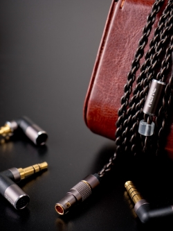 ขาย DUNU CHORD สายถักผสมระหว่าง ทองแดง Furukawa OCC และสายเงิน Neotech สายแบรนด์เกรดพรีเมี่ยม