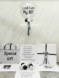 Surprise Box กล่องเซอร์ไพรส์ Bubble ขนาด 24" กลิตเตอร์สีขาวมุก พร้อมตกแต่ง สามารถใส่รูปได้ 4 ใบ สามารถเปลี่ยนสีลูกโป่ง/เปลี่ยนข้อความได้