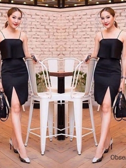 พร้อมเช่า มินิเดรส ทรงยอดนิยม แต่งระบายอก กระโปรงทรงดินสอ สีดำ