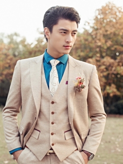 พร้อมเช่า ชุดสูทชาย ผ้าลินิน สีน้ำตาลอ่อน (พร้อมเสื้อกั๊ก)