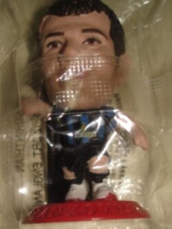 ตุ๊กตาโมเดลนักฟุตบอล ด.สแตนโควิช สโมสรอินเตอร์ มิลาน โครินเธียน ไมโครสตาร์ - Series 14/2006 Red Base - MC7798 ใหม่ / D.STANKOVIC INTER MILAN Football Club Corinthian MicroStars Football Figure - Series 14/2006 Red Base - MC7798 NEW