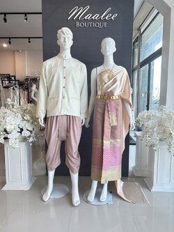 เช่า ชุดไทย ชุดเพื่อนเจ้าสาว ชุดไทยผ้าซิ่นสีเทาส้ม สไบเรียบสีแชมเปญ