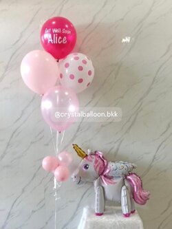 ลูกโป่ง เยี่ยมไข้ ลูกโป่งแบบช่อ 5 ลูก 1 ช่อ ธีมสีชมพู-ลายจุด พร้อม ฟอยล์ Unicorn สีขาว ติดปีก ตั้งพื้น พร้อมตกแต่ง สามารถเปลี่ยนสี-ฟอยล์ตกแต่งได้