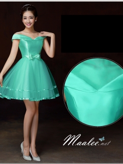 พร้อมเช่า ชุดราตรีสั้น แบบไหล่ปาด ผ้าไหมดัชเชส กระโปรงผ้าตาข่าย&แต่งริ้บบิ้นเก๋ๆชายกระโปรง และโบว์ช่วงเอว สีฟ้ามิ้นท์ (เชือกผูกหลัง)