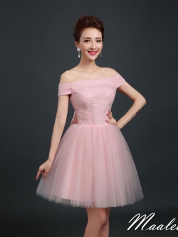 พร้อมเช่า ชุดราตรีสั้น แบบปาดไหล่ สีชมพู Nude ผ้าโปร่ง อกจับจีบตีเกล็ด แบบเรียบหรู พร้อมโบว์ (เชือกผูกหลัง)