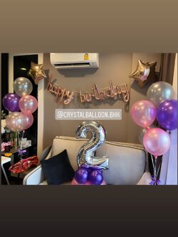 ลูกโป่ง วันเกิด HAPPY BIRTHDAY 13 ตัว ตัวเขียน-ตัวอักษรสีโรสโกล สำหรับคุณผู้หญิง Theme ลูกโป่งสีม่วง-สีชมพู พร้อมตกแต่ง ช่อลูกโป่ง 2 ช่อ,ฟอยล์ตัวเลขตั้งฐาน 1 ตัว,ฟอยล์ดาว 2 ชิ้น พร้อมตกเเต่ง สามารถเปลี่ยนสีลูกโป่ง/สีตัวอักษร HBD/เปลี่ยนสี-ฟอยล์ตัวเลขได้