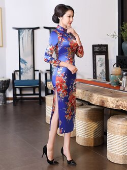 Pre-order กี่เพ้า สีน้ำเงิน แขนยาว ลายดอกไม้ ตัดเย็บอย่างดี