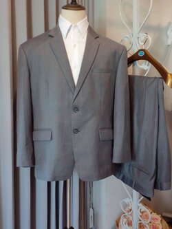 พร้อมเช่า ชุดสูทชาย สีเทา รุ่นใหญ่พลัสไซส์ 2 กระดุม ไม่มีเสื้อกัํก