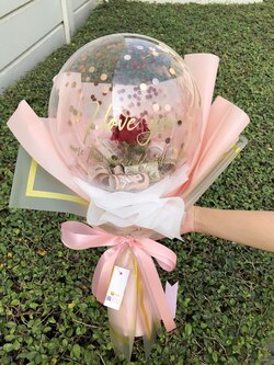 Flower Balloon ดอกกุหลาบ สีแดง 1 ดอก พร้อมตกแต่ง สามารถใส่เงินได้ สามารถเปลี่ยนข้อความ/เปลี่ยนสีได้