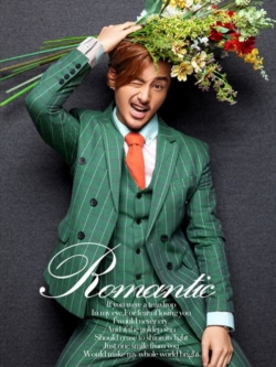 พร้อมเช่า ชุดสูทชาย สีเขียว ลายทางเก๋ๆ (พร้อมเสื้อกั๊ก)