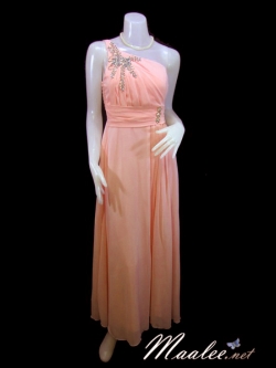 Sale ชุดราตรียาว ไหล่เดียว สีชมพูโอโรส แบบเรียบสวย แต่งคริสตัลช่วงไหล่และเอว จับจีบช่วงอก