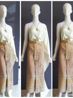 เช่า ชุดไทย ชุดเพื่อนเจ้าสาว ชุดไทยผ้าถุงสีเทาชาทอง สไบเรียบสีงาช้าง