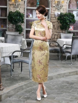 พร้อมเช่า กี่เพ้า สีทอง ลายดอกบ๊วย Cherry Blossom ผ้าไหมจีน กุ๊นขอบ ตัดเย็บอย่างดี