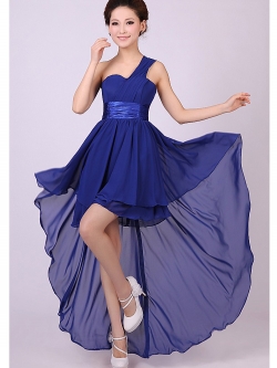 พร้อมเช่า ชุดราตรีสั้น เกาะอก ไหล่เดียว หน้าสั้นหลังยาว คาดเอวผ้าซาติน สีน้ำเงิน