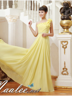พร้อมเช่า ชุดราตรียาว ไหล่เดียว ผ้าชีฟองคาดเพชรที่เอว แต่งดอกสวย สีเหลือง