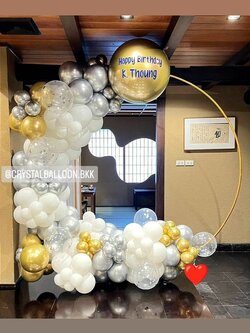 Organic Backdrop วันเกิด โครงกลม ขนาด 2x2 เมตร Theme เงินโครเมี่ยม-ทองโครเมี่ยม พร้อมตกแต่ง สามารถเปลี่ยนสีลูกโป่ง/เปลี่ยนข้อความได้