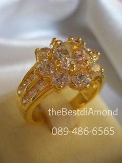 BR704+++Big Flower+++แหวนดอกไม้วงโตๆ แถมเพชรด้านข้างอีก ข้างละ 2 แถว งานเริ่ดหรู โชว์เพชรเต็มๆ ระยิบระยับไปหมด สวยมากค่ะ